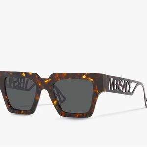 VERSACE 90s Vintage LOGO Sunglasses New!!!✈️💦🌴 100% Authentic ..